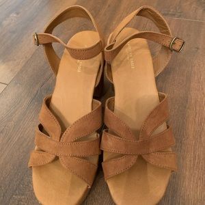 Women’s American Eagle clogs